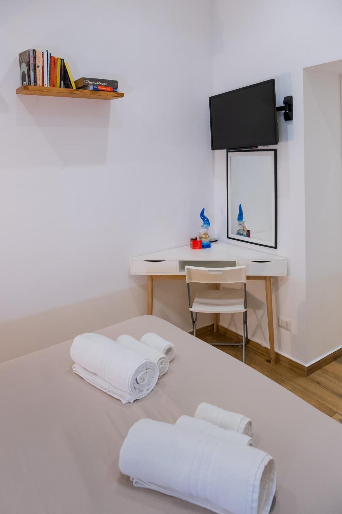 Ferienwohnung Colibri A Piazza Dante Neapel Exterior foto